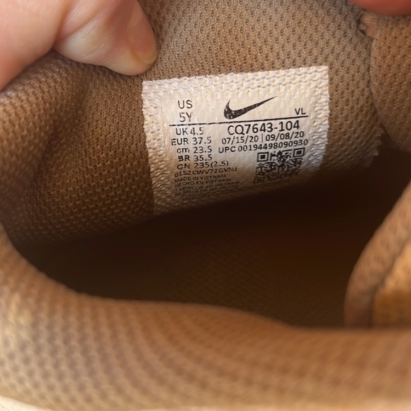 Cleats - Picture 4 of 4